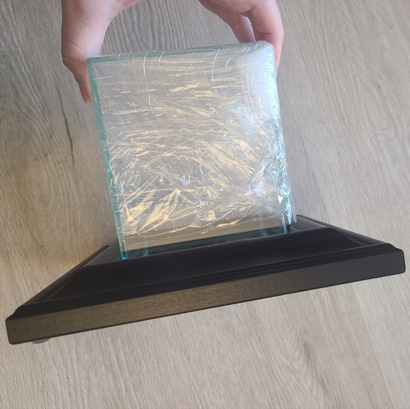 BNWT puck/ball display case - Picture 3 of 6